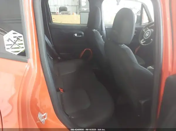 ZACCJBAB0JPH92670 2018 JEEP RENEGADE - Image 8