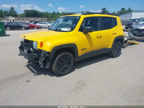 ZACCJBAB0JPH98582 2018 JEEP RENEGADE - Image 2