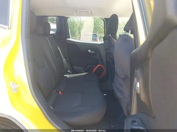 ZACCJBAB0JPH98582 2018 JEEP RENEGADE - Image 8