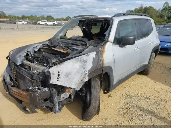 ZACCJBAB0JPJ07676 2018 JEEP RENEGADE - Image 2
