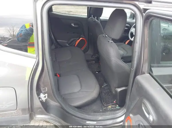 ZACCJBAB0JPJ11467 2018 JEEP RENEGADE - Image 8