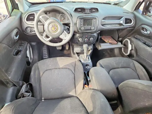ZACCJBAB0JPJ18340 2018 JEEP RENEGADE - Image 8