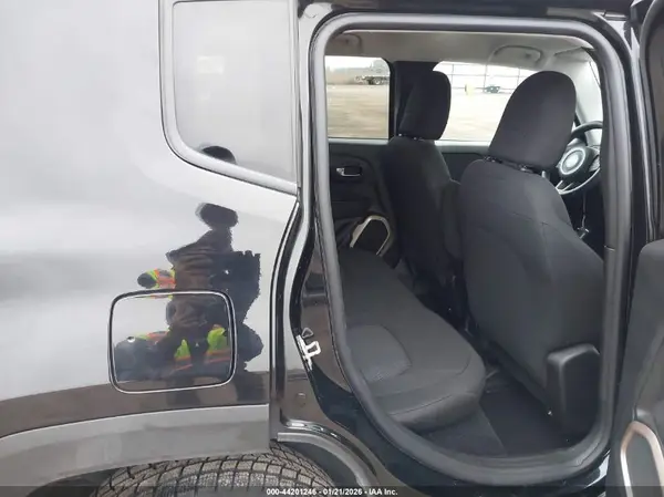 ZACCJBAB1HPF38329 2017 JEEP RENEGADE - Image 8