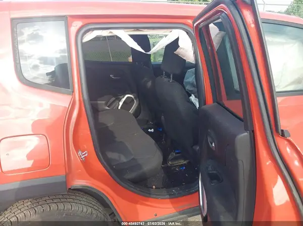ZACCJBAB1JPH28668 2018 JEEP RENEGADE - Image 8