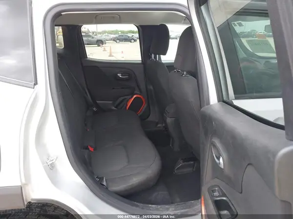 ZACCJBAB1JPH38875 2018 JEEP RENEGADE - Image 8