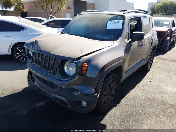 ZACCJBAB1JPH82231 2018 JEEP RENEGADE - Image 2