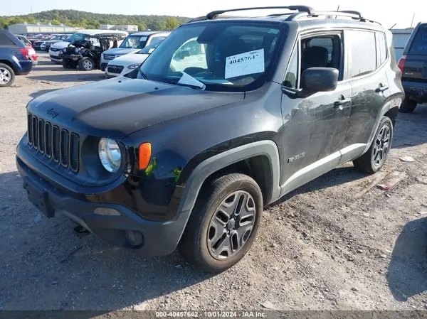ZACCJBAB1JPH88398 2018 JEEP RENEGADE - Image 2
