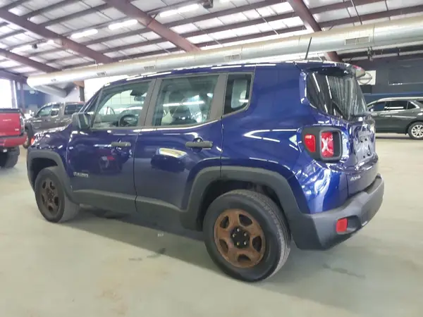 ZACCJBAB2HPF89399 2017 JEEP RENEGADE - Image 2