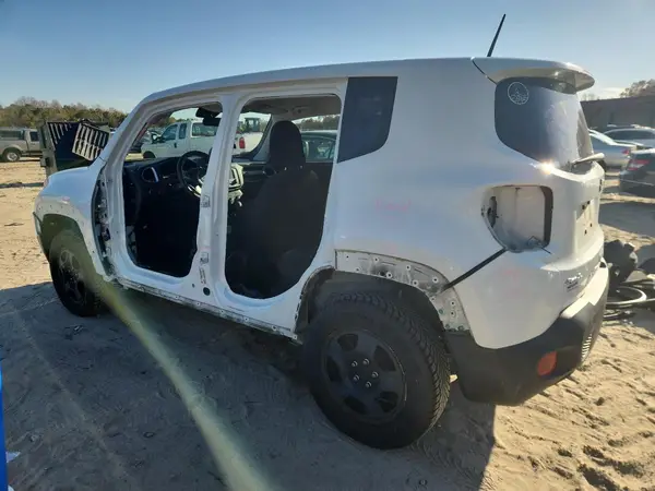ZACCJBAB2JPH01947 2018 JEEP RENEGADE - Image 2