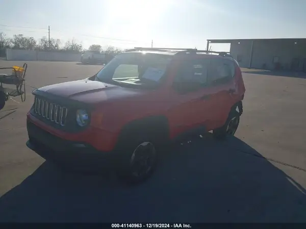 ZACCJBAB2JPH20563 2018 JEEP RENEGADE - Image 2