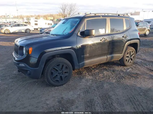 ZACCJBAB2JPH26749 2018 JEEP RENEGADE - Image 2
