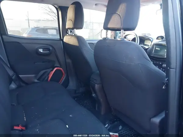 ZACCJBAB2JPH26749 2018 JEEP RENEGADE - Image 8