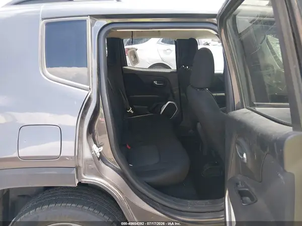 ZACCJBAB2JPH46774 2018 JEEP RENEGADE - Image 8