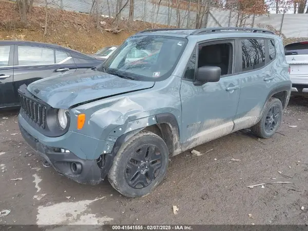 ZACCJBAB2JPH56754 2018 JEEP RENEGADE - Image 2