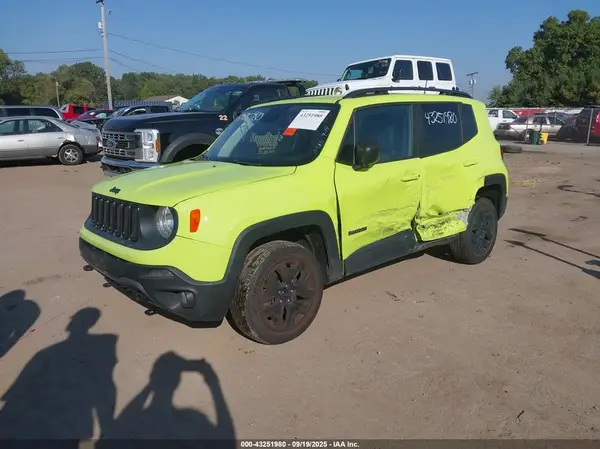 ZACCJBAB2JPH59069 2018 JEEP RENEGADE - Image 2