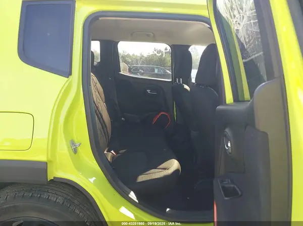 ZACCJBAB2JPH59069 2018 JEEP RENEGADE - Image 8