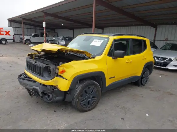 ZACCJBAB2JPH72081 2018 JEEP RENEGADE - Image 2