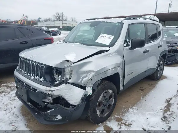 ZACCJBAB2JPJ23054 2018 JEEP RENEGADE - Image 2