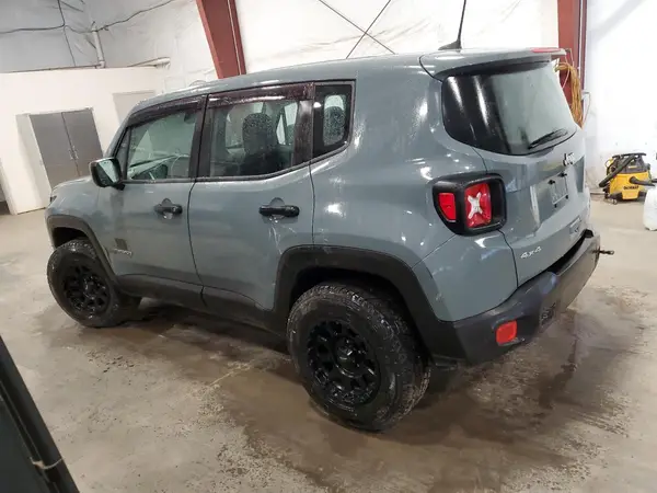 ZACCJBAB2JPJ39478 2018 JEEP RENEGADE - Image 2