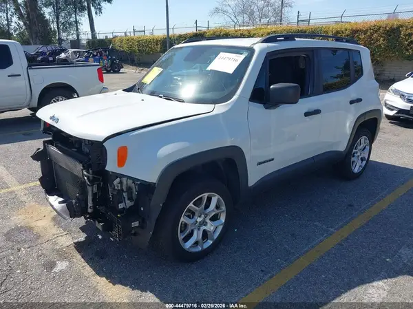 ZACCJBAB2JPJ49945 2018 JEEP RENEGADE - Image 2