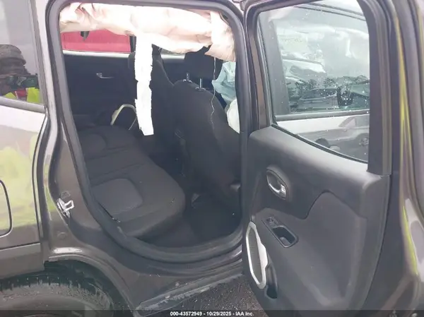 ZACCJBAB2JPJ51582 2018 JEEP RENEGADE - Image 8