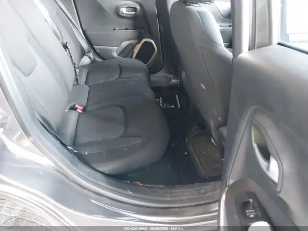ZACCJBAB3HPE81518 2017 JEEP RENEGADE - Image 8