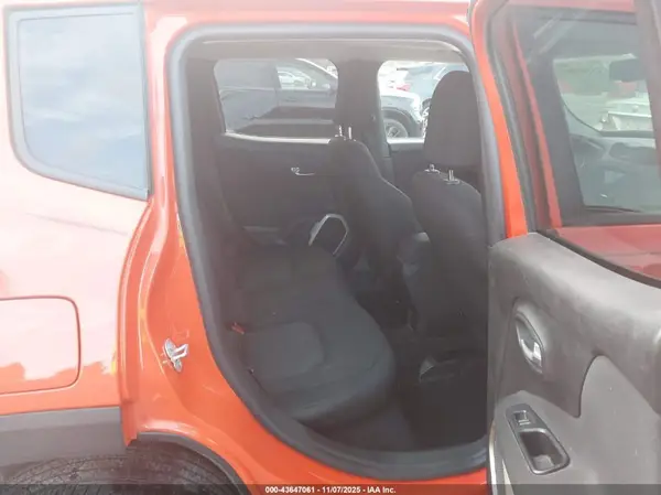ZACCJBAB3HPF90755 2017 JEEP RENEGADE - Image 8