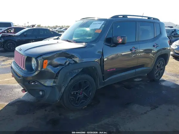 ZACCJBAB3JPH26971 2018 JEEP RENEGADE - Image 2