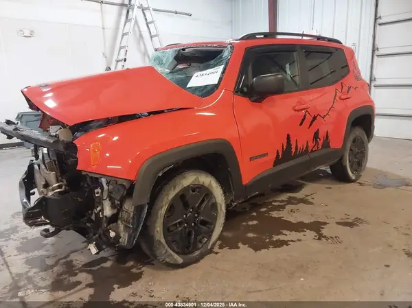 ZACCJBAB3JPH38148 2018 JEEP RENEGADE - Image 2