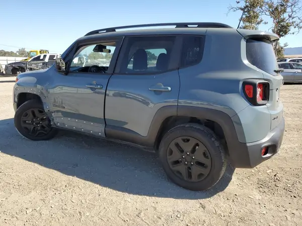 ZACCJBAB3JPH53961 2018 JEEP RENEGADE - Image 2