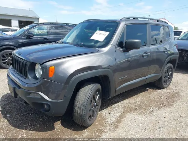 ZACCJBAB3JPH65608 2018 JEEP RENEGADE - Image 2