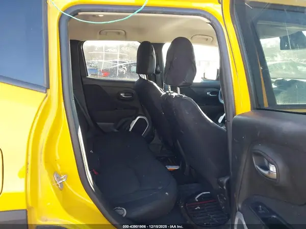 ZACCJBAB3JPH76351 2018 JEEP RENEGADE - Image 8