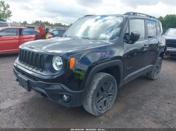 ZACCJBAB3JPH90413 2018 JEEP RENEGADE - Image 2