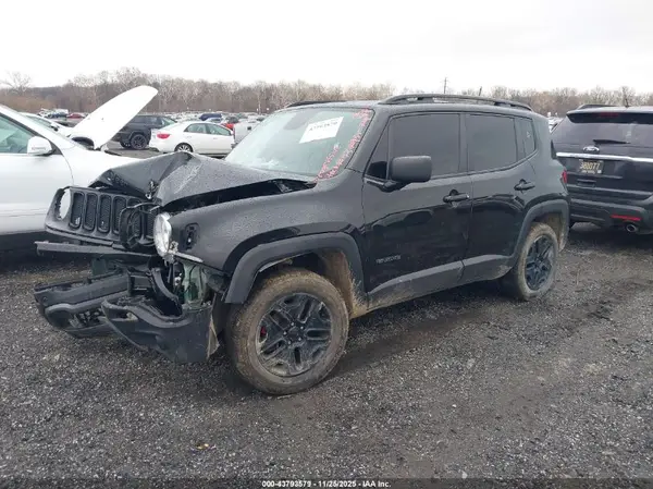 ZACCJBAB3JPJ04836 2018 JEEP RENEGADE - Image 2