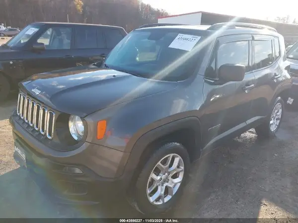 ZACCJBAB3JPJ29428 2018 JEEP RENEGADE - Image 2
