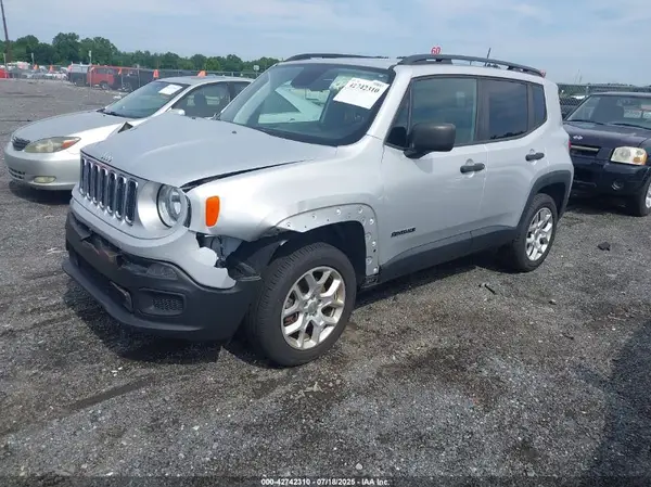 ZACCJBAB3JPJ41711 2018 JEEP RENEGADE - Image 2
