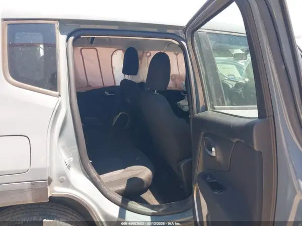 ZACCJBAB4HPF09388 2017 JEEP RENEGADE - Image 8