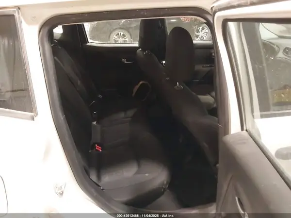 ZACCJBAB4HPF61779 2017 JEEP RENEGADE - Image 8