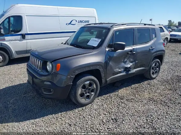 ZACCJBAB4HPF78842 2017 JEEP RENEGADE - Image 2