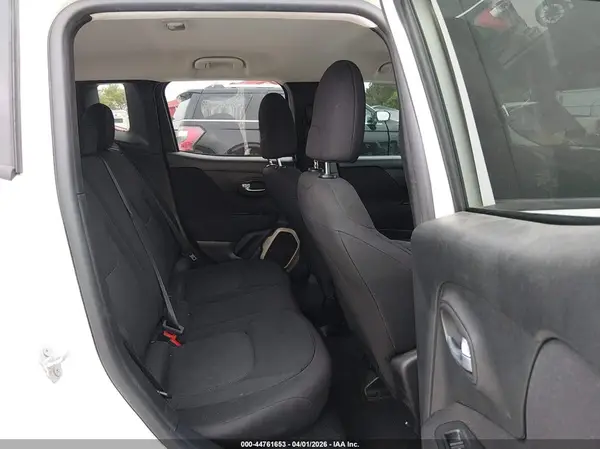 ZACCJBAB4HPG07000 2017 JEEP RENEGADE - Image 8