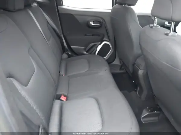 ZACCJBAB4JPH09001 2018 JEEP RENEGADE - Image 8