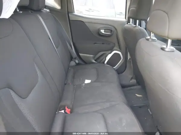 ZACCJBAB4JPH17972 2018 JEEP RENEGADE - Image 8