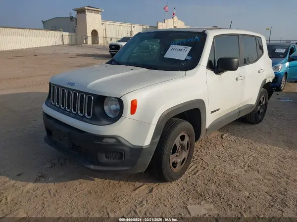 ZACCJBAB4JPH35758 2018 JEEP RENEGADE - Image 2