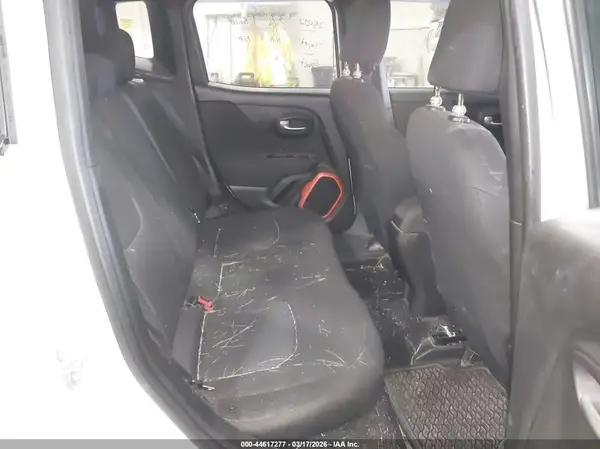 ZACCJBAB4JPH38160 2018 JEEP RENEGADE - Image 8
