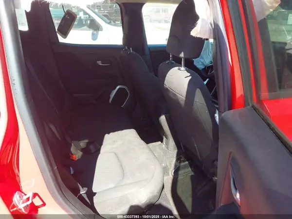 ZACCJBAB4JPH40877 2018 JEEP RENEGADE - Image 8
