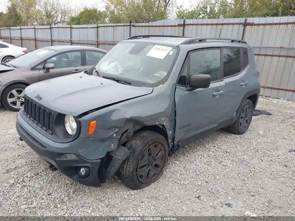 ZACCJBAB4JPH46257 2018 JEEP RENEGADE - Image 2