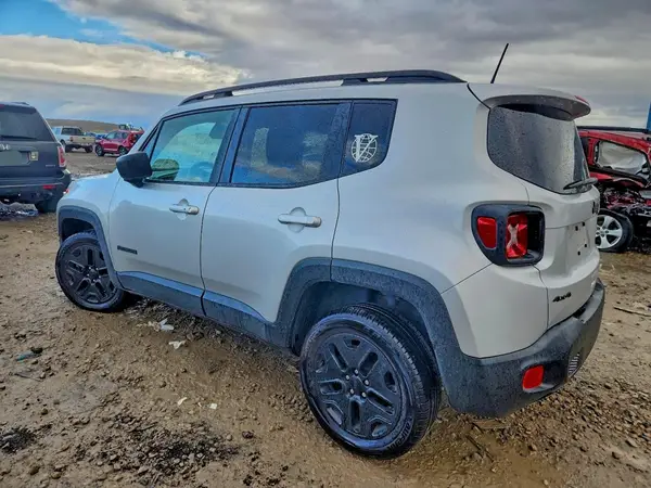ZACCJBAB4JPH58652 2018 JEEP RENEGADE - Image 2