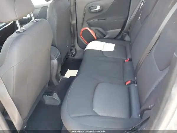 ZACCJBAB4JPH82580 2018 JEEP RENEGADE - Image 8