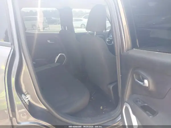 ZACCJBAB4JPJ01055 2018 JEEP RENEGADE - Image 8