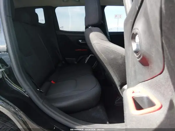 ZACCJBAB5HPG07992 2017 JEEP RENEGADE - Image 8